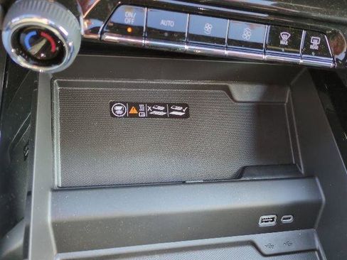 New 2026 Chevrolet Suburban RST w/ Advanced Technology Package image 19