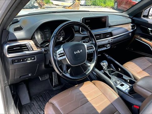 Used 2022 Kia Telluride SX w/ SX Prestige Package AWD/4WD image 6