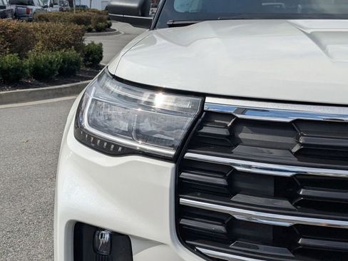 New 2026 Ford Explorer Active w/ Active Comfort Package image 9