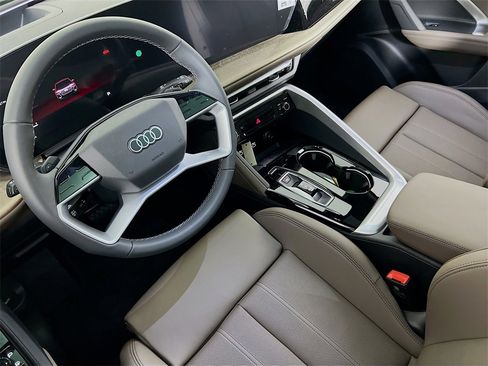 New 2025 Audi Q5 2.0T Premium Plus image 23