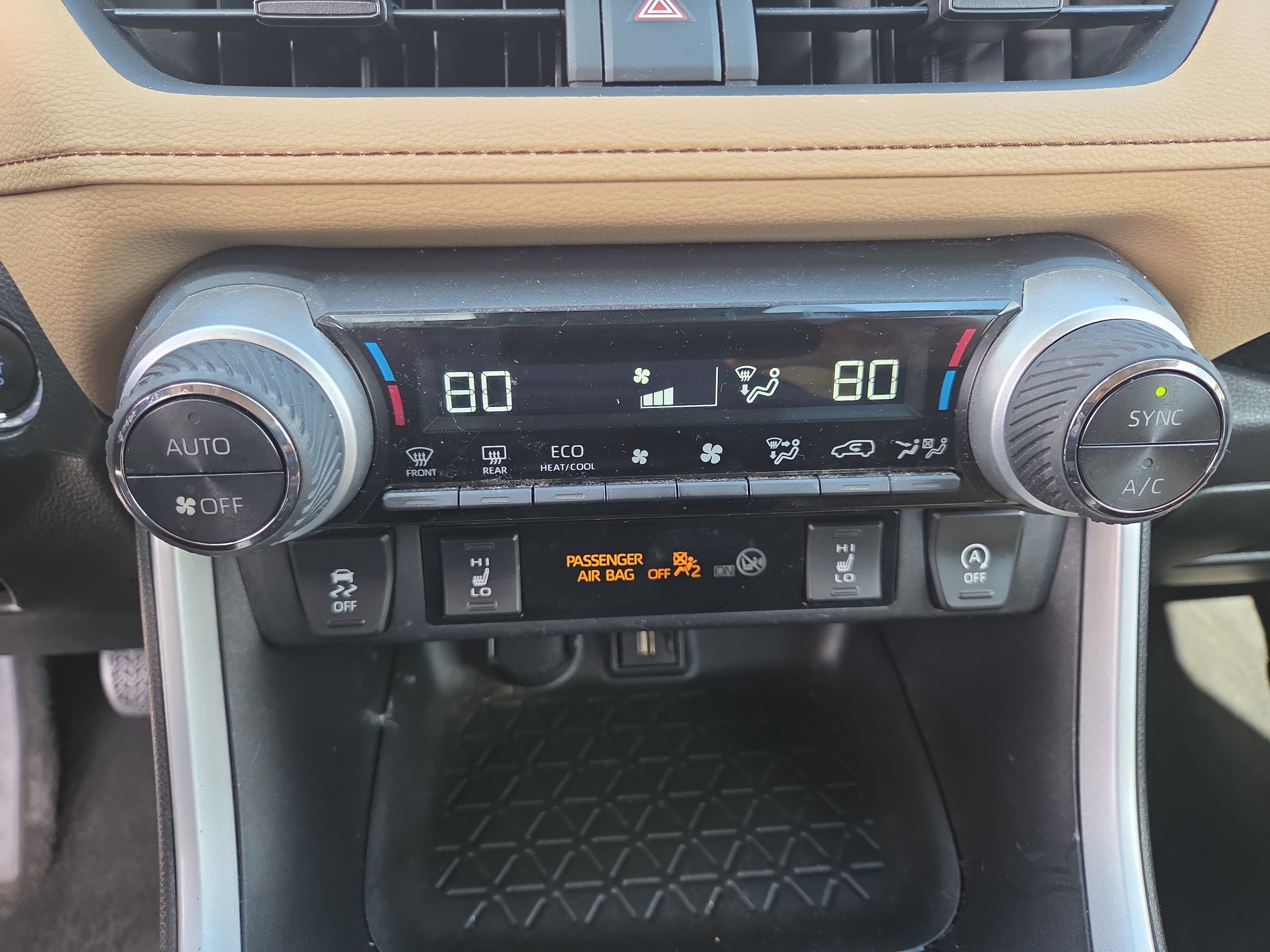 Certified 2021 Toyota RAV4 XLE w/ XLE Grade Weather Package AWD/4WD image 24
