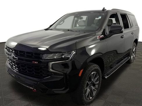 Used 2024 Chevrolet Tahoe Z71 w/ Luxury Package image 3