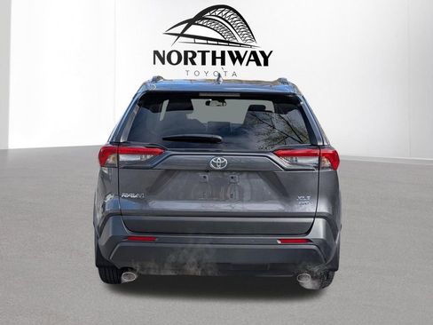 Used 2025 Toyota RAV4 XLE image 5
