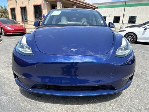 Used 2022 Tesla Model Y Performance AWD/4WD image 9
