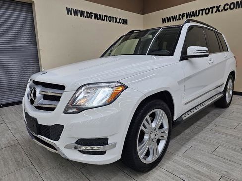 Used 2014 Mercedes-Benz GLK 350 4MATIC image 2