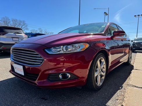 Used 2015 Ford Fusion SE image 3