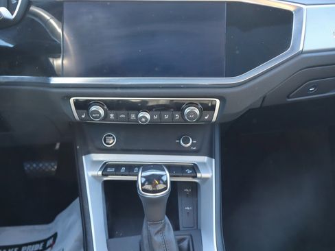 Used 2022 Audi Q3 2.0T Premium w/ Convenience Package image 11