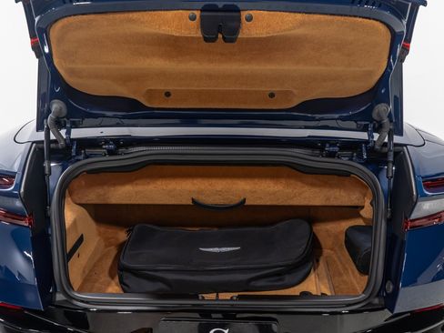 Used 2024 Aston Martin DB12 Convertible image 82