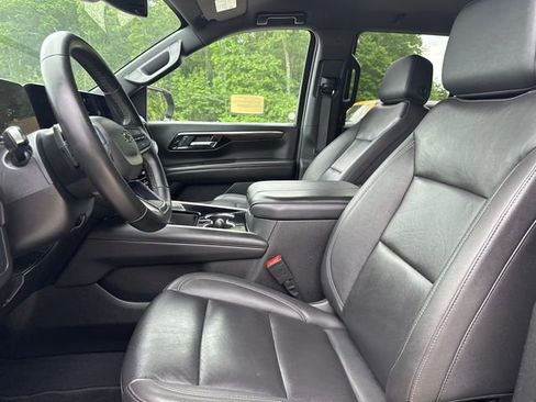 Used 2025 Chevrolet Tahoe Z71 AWD/4WD image 37