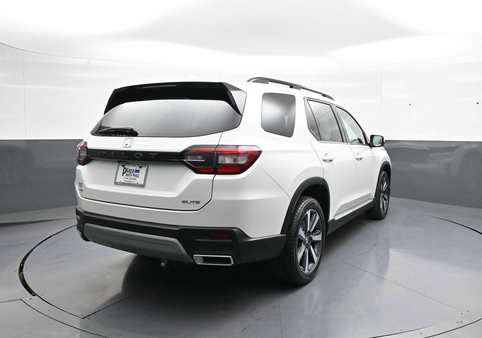 Certified 2023 Honda Pilot Elite image 5
