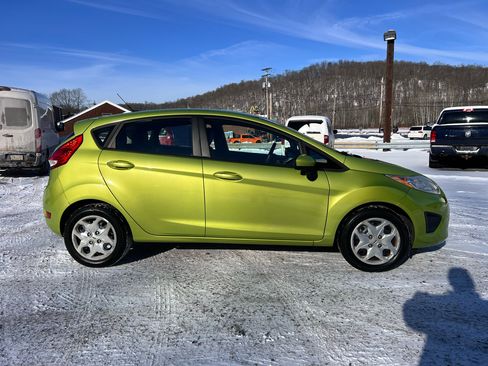 Used 2011 Ford Fiesta SE w/ 201A Rapid Spec Order Code image 8