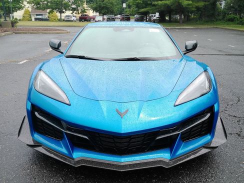 Used 2024 Chevrolet Corvette Z06 w/ Z07 Performance Package RWD image 3