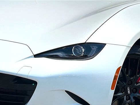 Used 2025 MAZDA MX-5 Miata RF Club RWD image 4