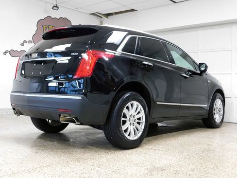 Used 2017 Cadillac XT5 FWD image 4