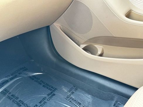 Used 2013 Hyundai Elantra GLS w/ Preferred Pkg image 20