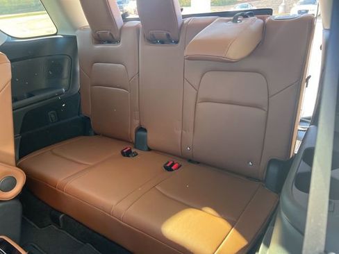 Used 2025 Nissan Pathfinder Platinum image 35