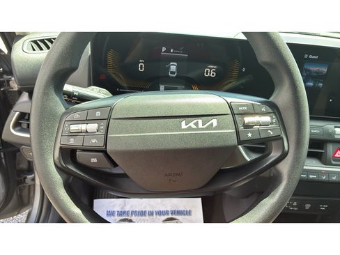 Used 2025 Kia K4 FWD image 22