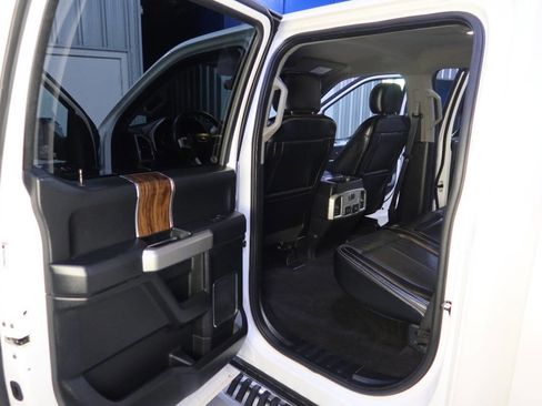 Used 2018 Ford F150 Lariat image 15