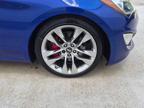 Used 2013 Hyundai Genesis 3.8 RWD image 22