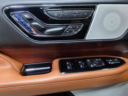 Used 2021 Lincoln Navigator Reserve AWD/4WD image 17