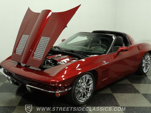 Used 2005 Chevrolet Corvette Coupe w/ Preferred Equipment Group RWD image 30