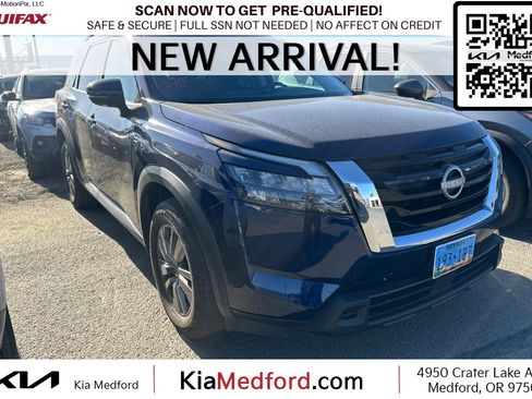 Used 2025 Nissan Pathfinder SV AWD/4WD image 1