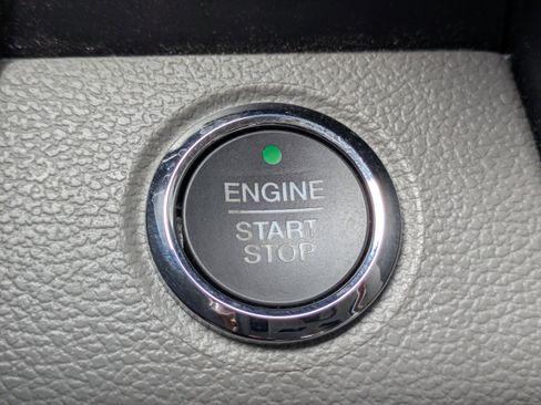 Used 2018 Ford F150 Lariat w/ Equipment Group 502A Luxury AWD/4WD image 22