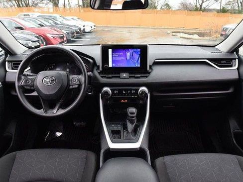 Used 2025 Toyota RAV4 XLE image 8