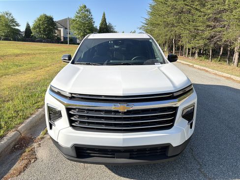 Certified 2026 Chevrolet Traverse LT AWD/4WD image 3