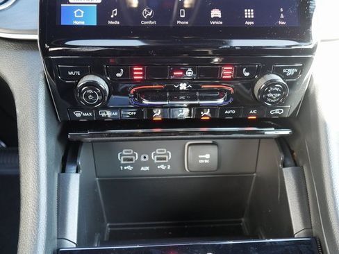 New 2025 Jeep Grand Cherokee L Limited w/ Black Appearance Package image 21