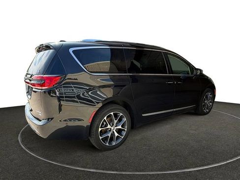 Used 2021 Chrysler Pacifica Limited w/ Premium & Safety Sphere Group AWD/4WD image 6