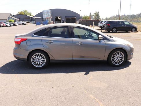 Used 2012 Ford Focus SEL FWD image 4