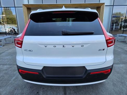 Certified 2024 Volvo XC40 B5 Ultimate w/ Protection Package Premier AWD/4WD image 6