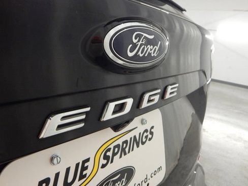 Used 2021 Ford Edge SEL w/ Convenience Package AWD/4WD image 6