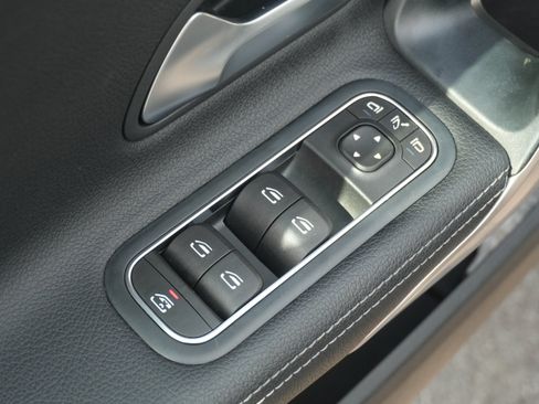 Used 2021 Mercedes-Benz A 220 4MATIC w/ Premium Package image 18