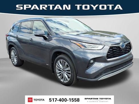 Used 2021 Toyota Highlander Platinum AWD/4WD image 4