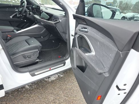 Used 2025 Audi SQ5 Premium Plus image 9