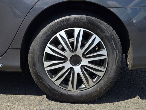Used 2013 Toyota Camry LE FWD image 11