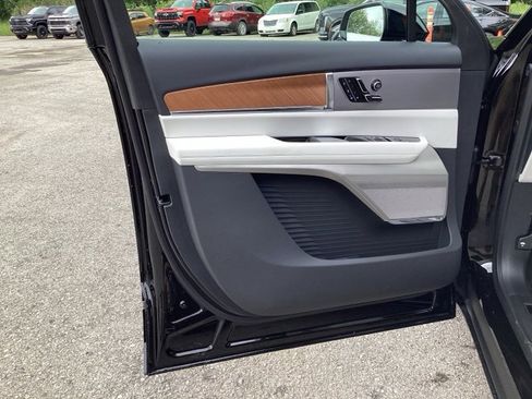 New 2026 Cadillac Vistiq Sport w/ LPO, Premium Carpet Package image 21