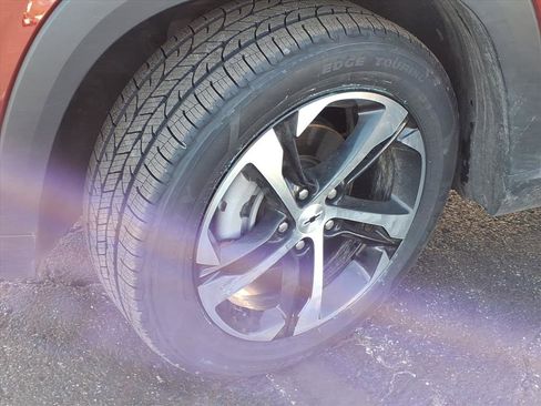 Used 2024 Chevrolet Trax RS w/ Sunroof Package image 3