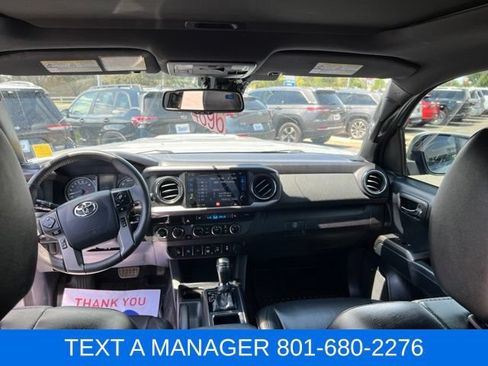 Used 2018 Toyota Tacoma TRD Sport AWD/4WD image 36