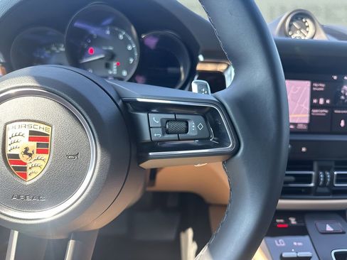 Used 2023 Porsche Macan Turbo image 18