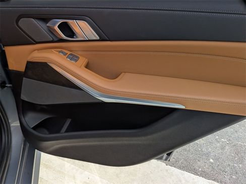 Used 2023 BMW X7 xDrive40i w/ M Sport Package image 35