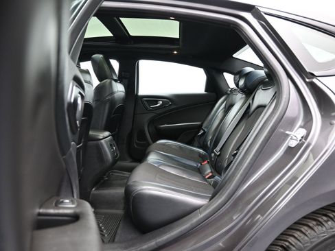 Used 2015 Chrysler 200 S w/ Navigation & Sound Group I image 11