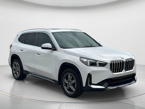 Used 2023 BMW X1 xDrive28i w/ Convenience Package AWD/4WD image 3