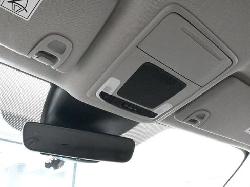 Used 2025 Honda Pilot EX-L image 27