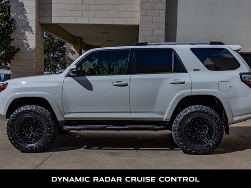 Used 2021 Toyota 4Runner SR5 Premium w/ Moonroof Package AWD/4WD image 6