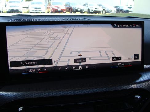 Used 2025 BMW 330i Sedan w/ M Sport Package image 12