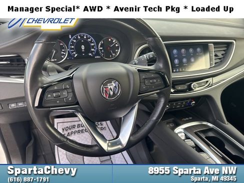 Used 2023 Buick Enclave Avenir image 12