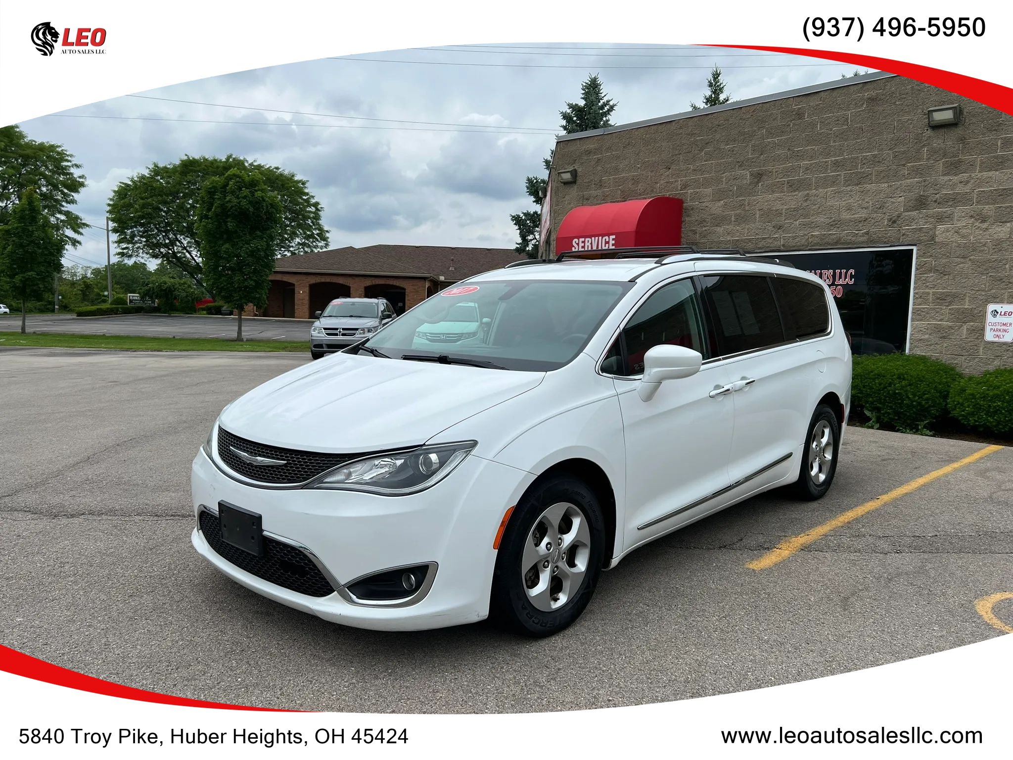 Used 2017 Chrysler Pacifica Touring-L Plus FWD image 1
